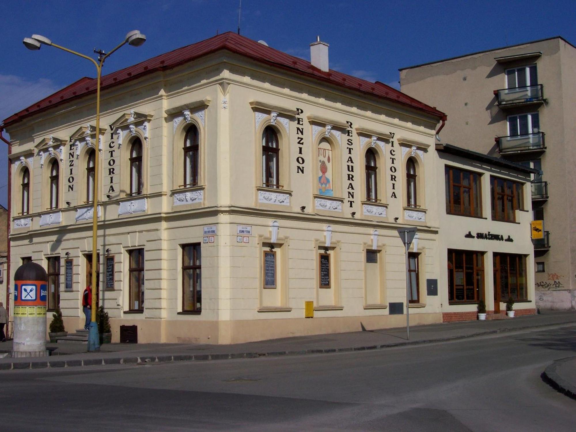 Victoria - Penzion & Restaurant Zvolen Eksteriør billede