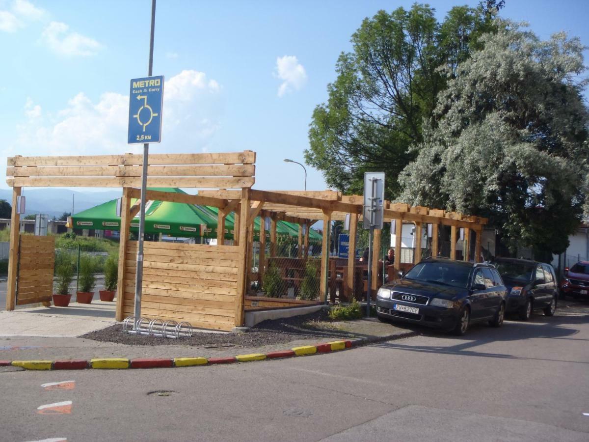Victoria - Penzion & Restaurant Zvolen Eksteriør billede
